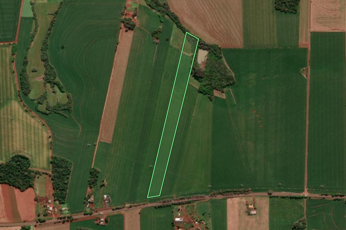 Imagem de satélite do imóvel rural em Três de Maio (RS), com o contorno declarado no CAR desenhado por cima.