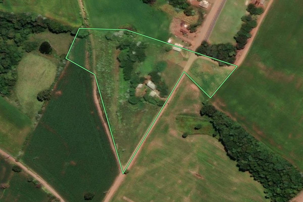 Imagem de satélite do imóvel rural em Três Palmeiras (RS), com o contorno declarado no CAR desenhado por cima.