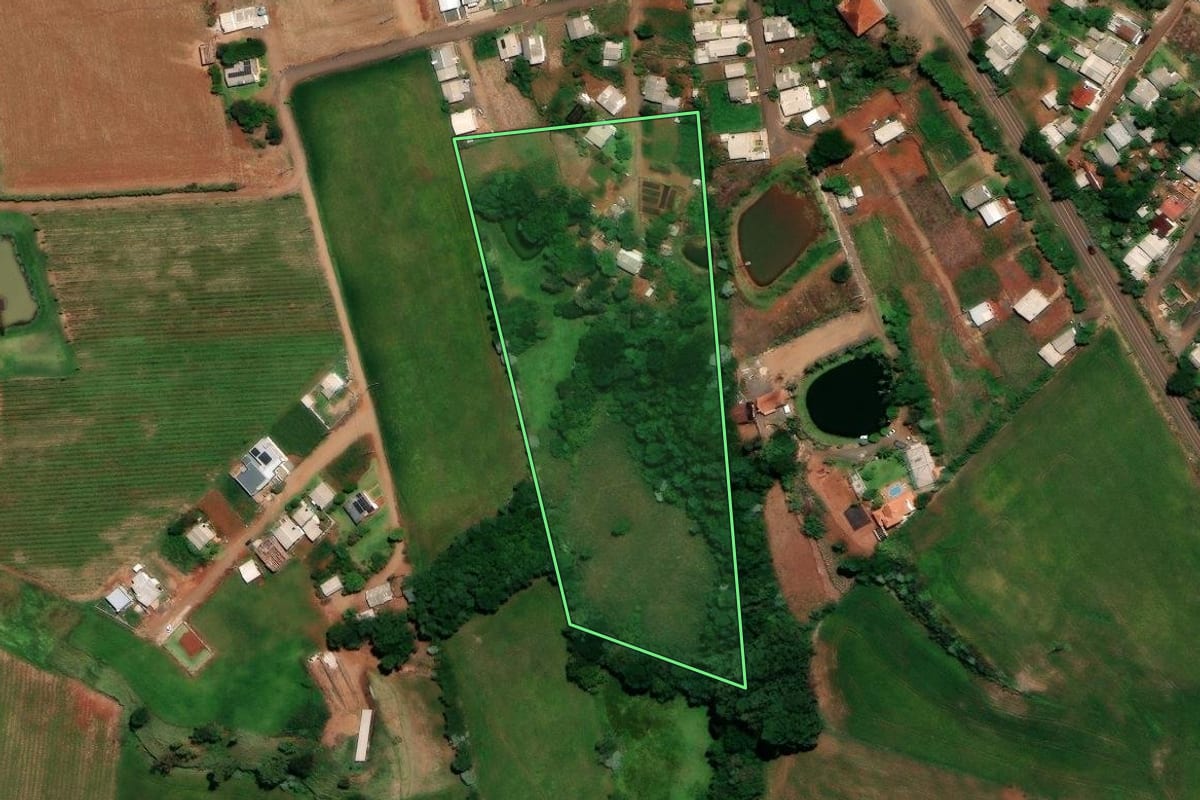 Imagem de satélite do imóvel rural em Três Palmeiras (RS), com o contorno declarado no CAR desenhado por cima.