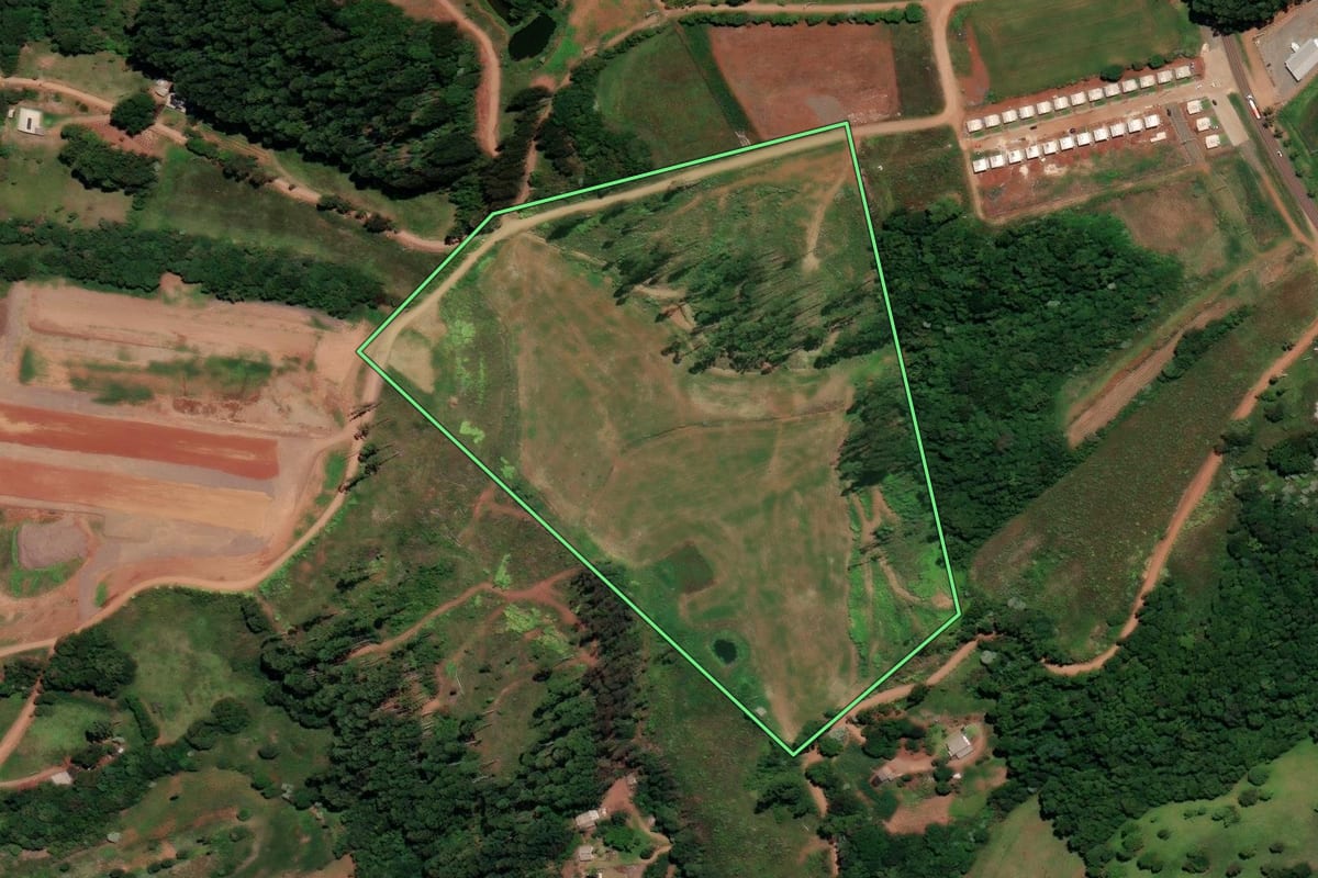 Imagem de satélite do imóvel rural em Trindade do Sul (RS), com o contorno declarado no CAR desenhado por cima.