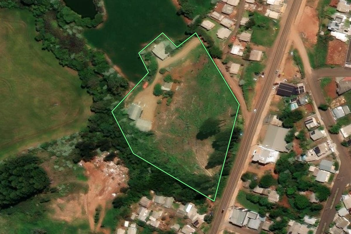 Imagem de satélite do imóvel rural em Trindade do Sul (RS), com o contorno declarado no CAR desenhado por cima.