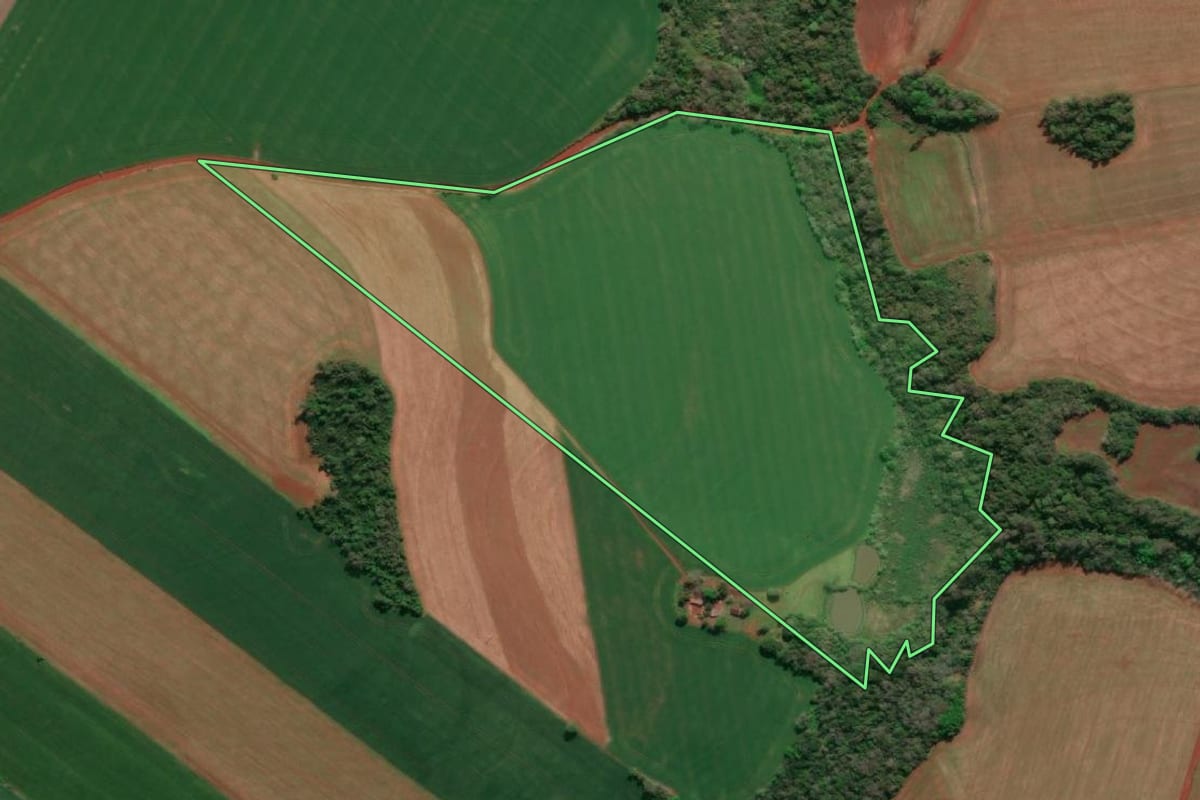 Imagem de satélite do imóvel rural em Tucunduva (RS), com o contorno declarado no CAR desenhado por cima.