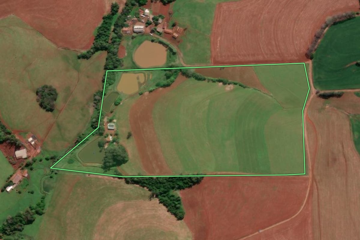 Imagem de satélite do imóvel rural em Tucunduva (RS), com o contorno declarado no CAR desenhado por cima.