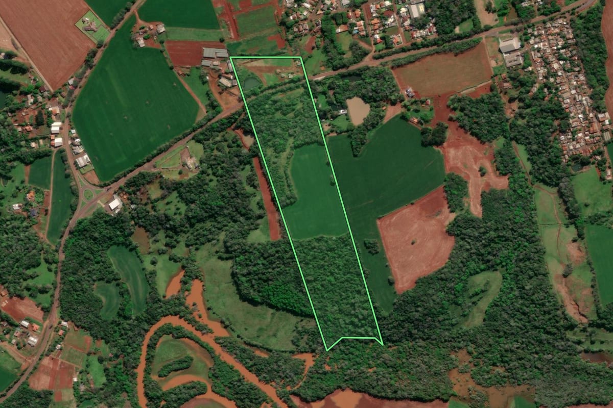 Imagem de satélite do imóvel rural em Tucunduva (RS), com o contorno declarado no CAR desenhado por cima.