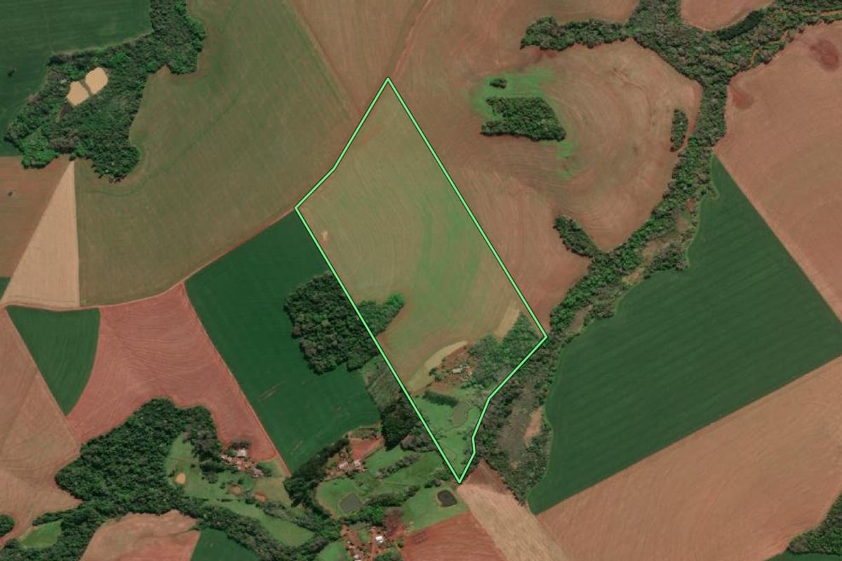 Imagem de satélite do imóvel rural em Tucunduva (RS), com o contorno declarado no CAR desenhado por cima.