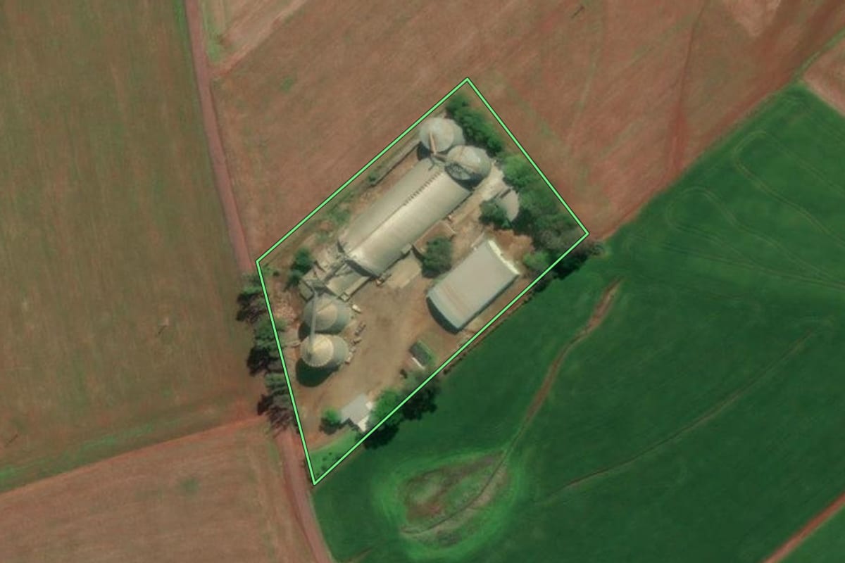 Imagem de satélite do imóvel rural em Tucunduva (RS), com o contorno declarado no CAR desenhado por cima.