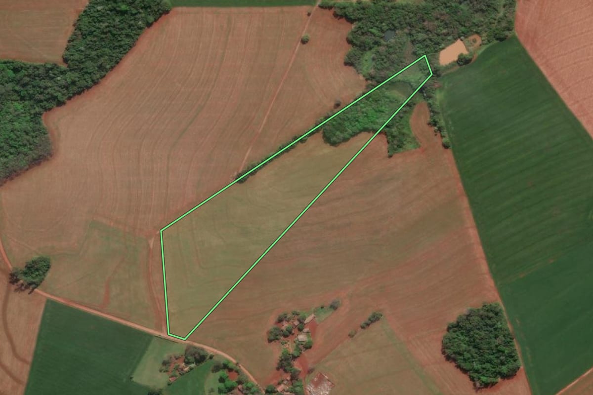 Imagem de satélite do imóvel rural em Tucunduva (RS), com o contorno declarado no CAR desenhado por cima.