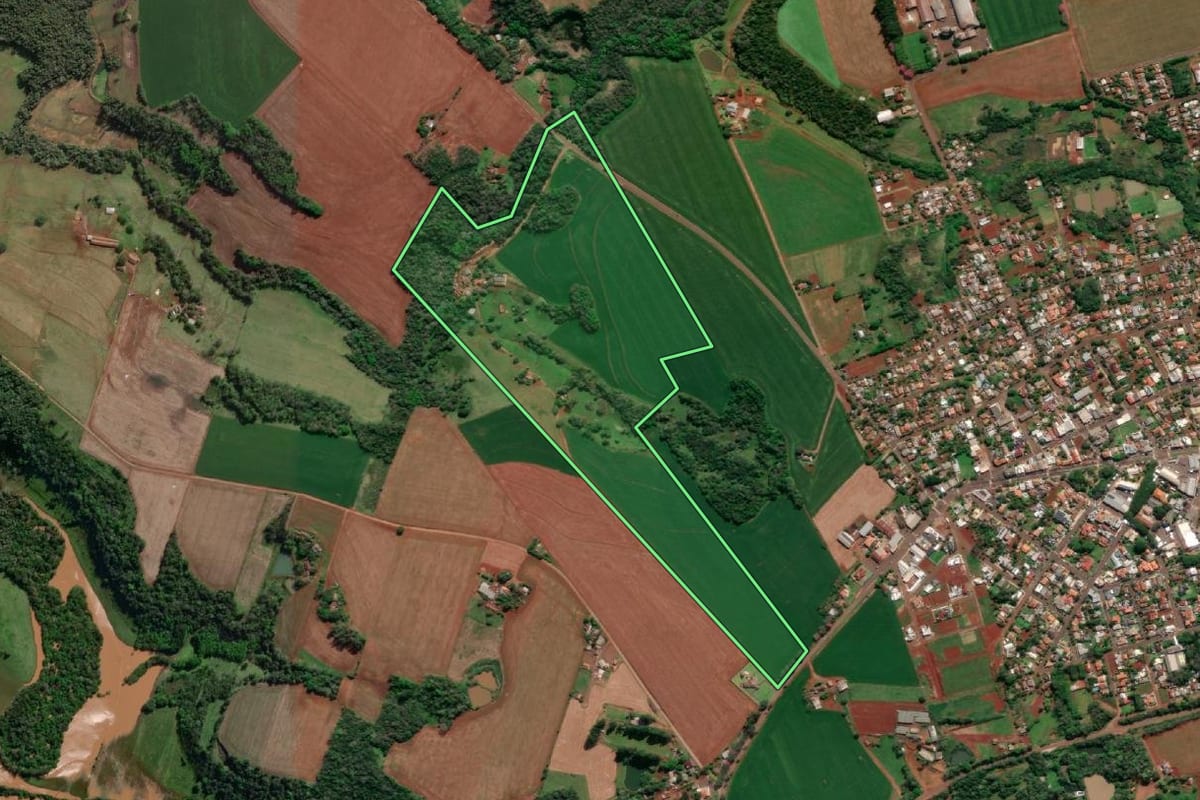 Imagem de satélite do imóvel rural em Tucunduva (RS), com o contorno declarado no CAR desenhado por cima.