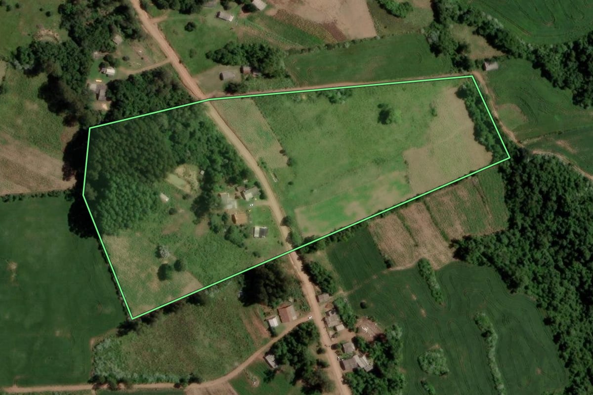 Imagem de satélite do imóvel rural em Tunas (RS), com o contorno declarado no CAR desenhado por cima.