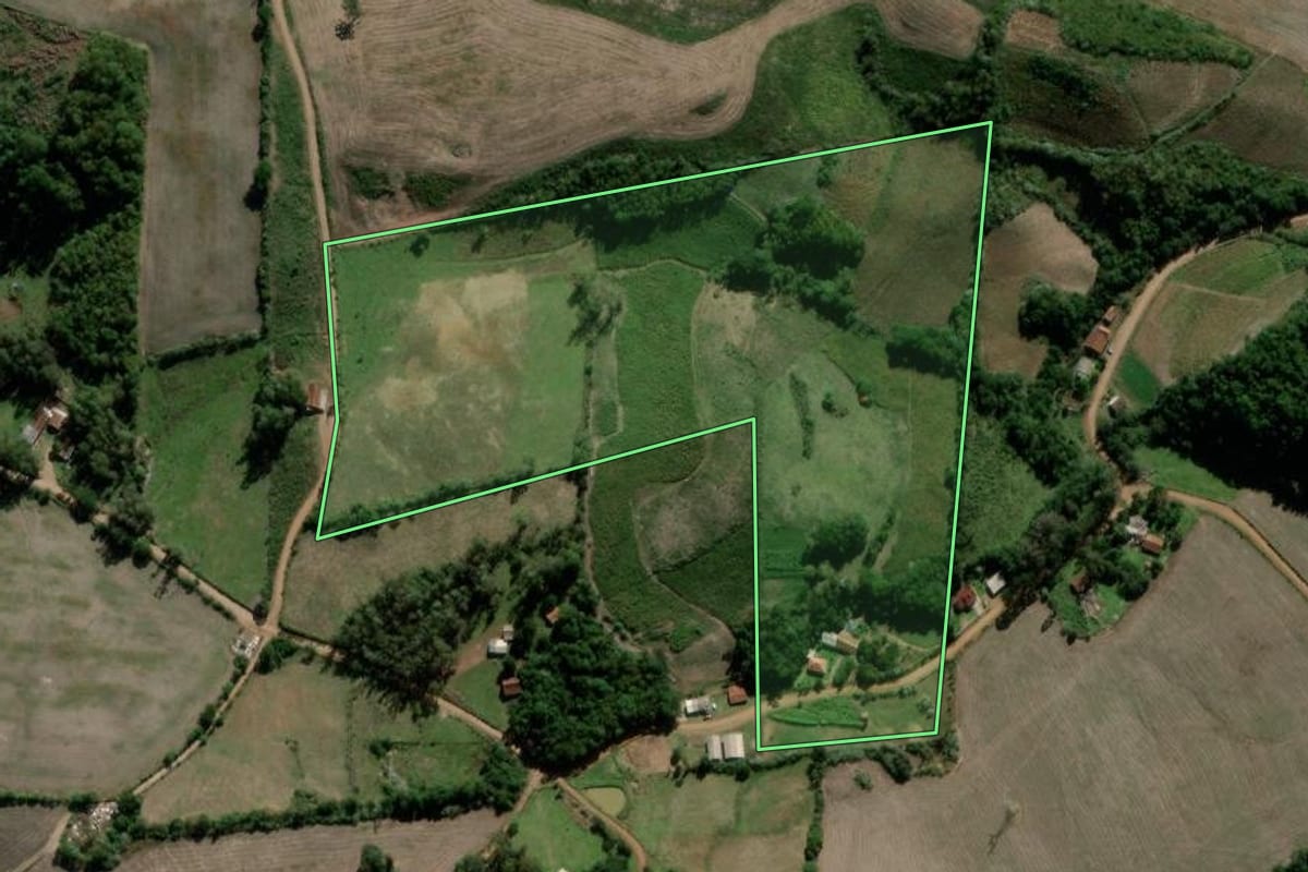 Imagem de satélite do imóvel rural em Tunas (RS), com o contorno declarado no CAR desenhado por cima.