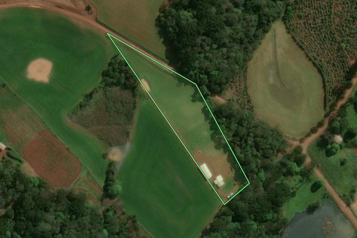 Imagem de satélite do imóvel rural em Tupanci do Sul (RS), com o contorno declarado no CAR desenhado por cima.
