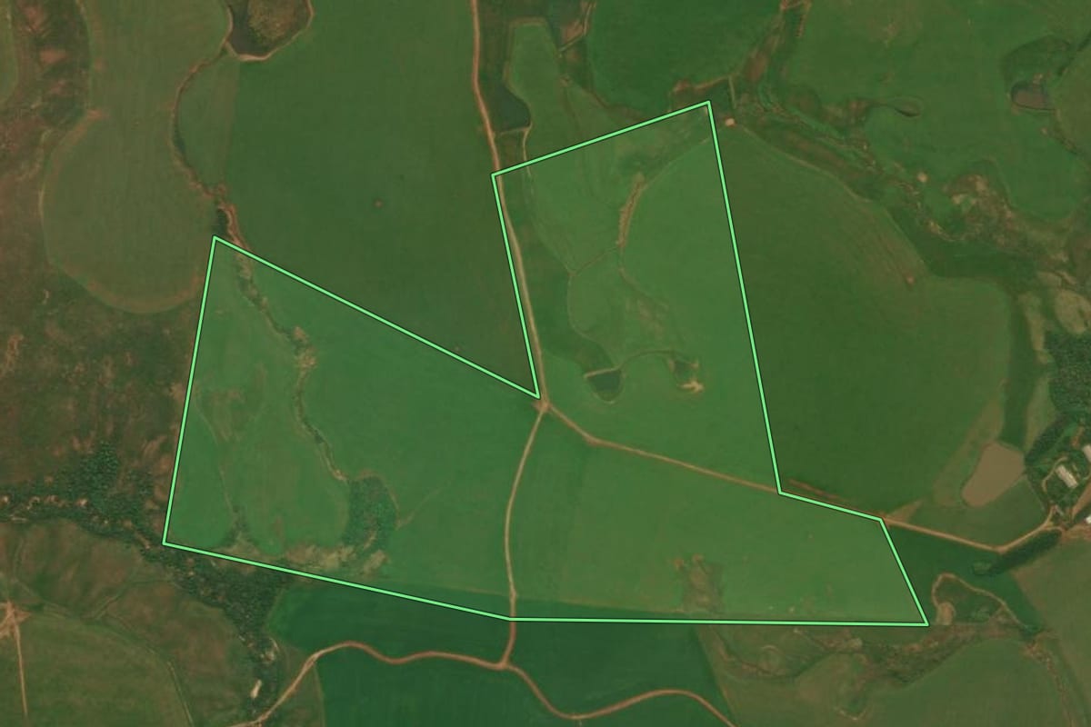 Imagem de satélite do imóvel rural em Tupanciretã (RS), com o contorno declarado no CAR desenhado por cima.