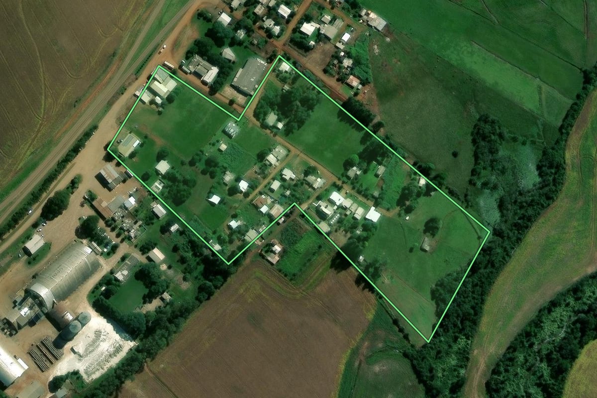 Imagem de satélite do imóvel rural em Tupanciretã (RS), com o contorno declarado no CAR desenhado por cima.