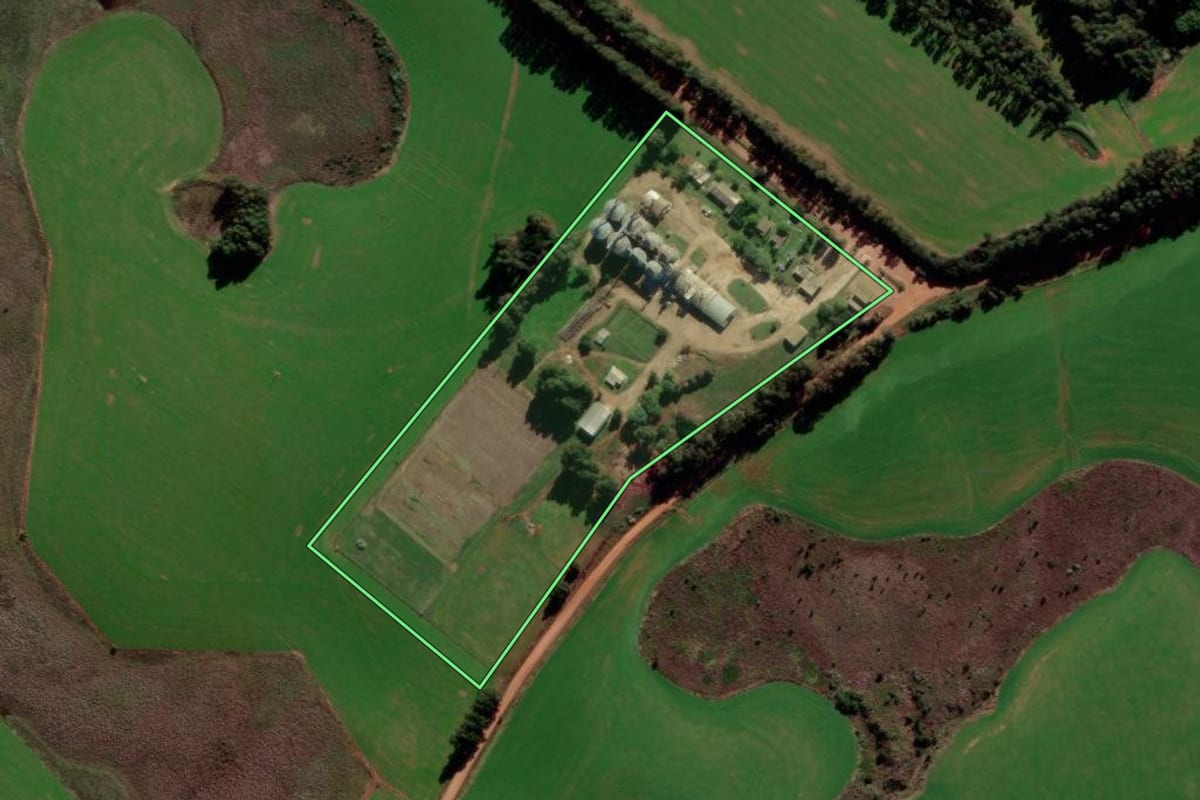 Imagem de satélite do imóvel rural em Tupanciretã (RS), com o contorno declarado no CAR desenhado por cima.