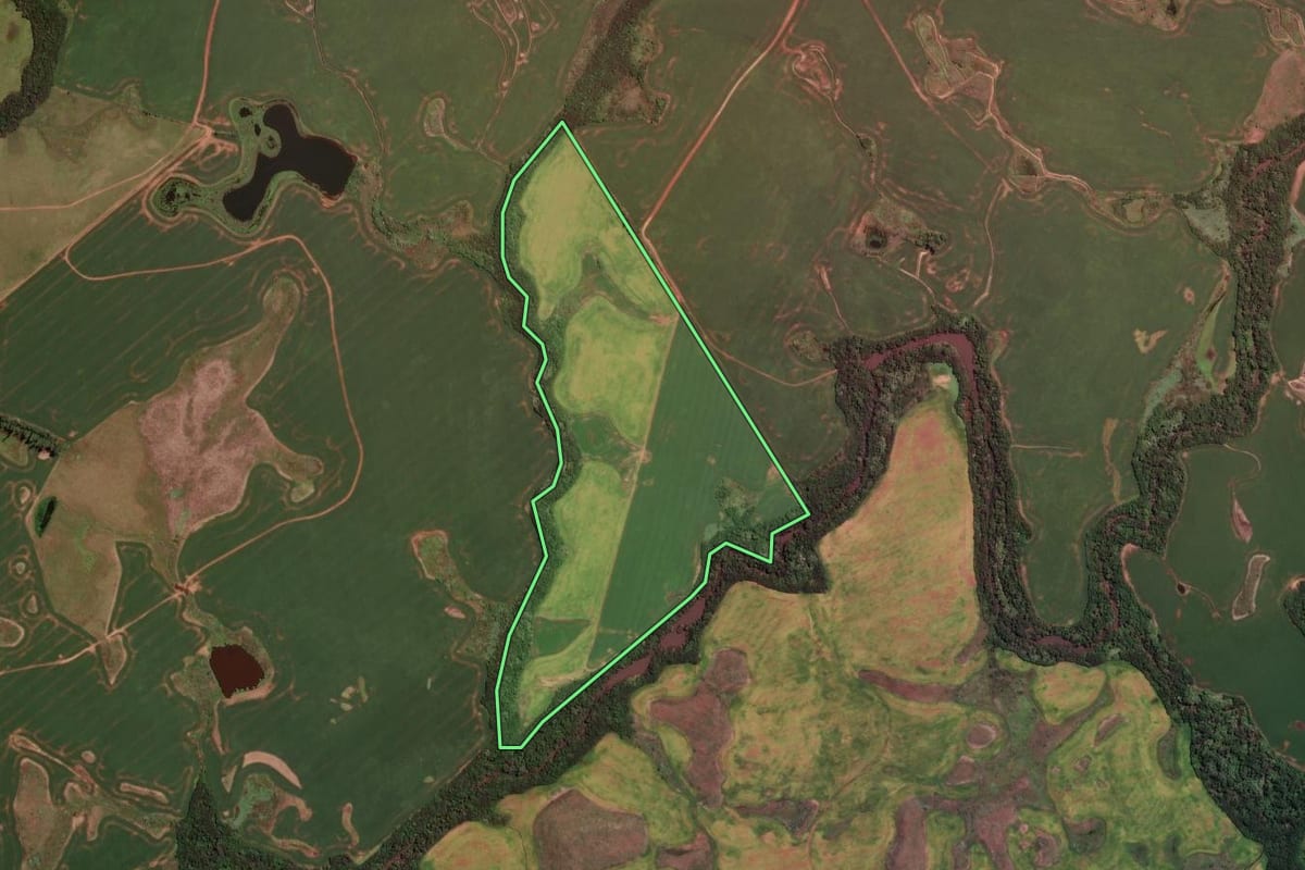 Imagem de satélite do imóvel rural em Tupanciretã (RS), com o contorno declarado no CAR desenhado por cima.