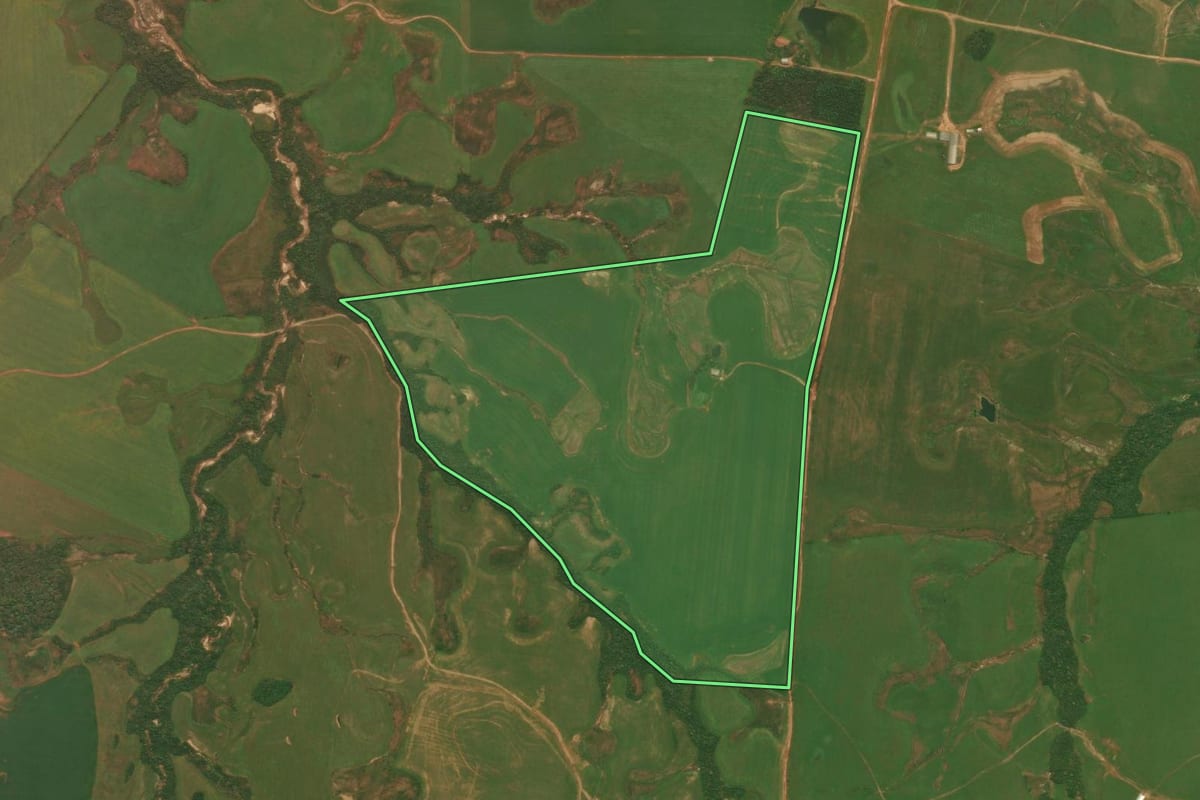 Imagem de satélite do imóvel rural em Tupanciretã (RS), com o contorno declarado no CAR desenhado por cima.