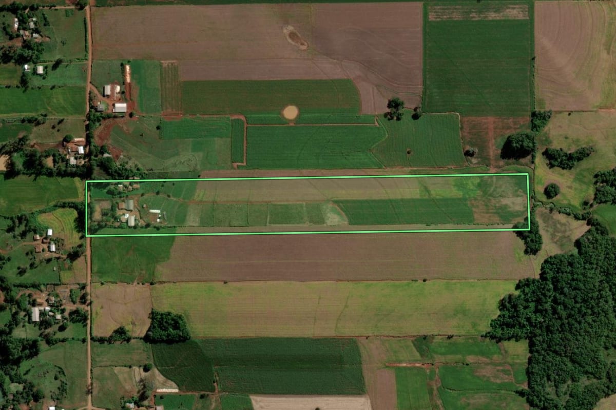 Imagem de satélite do imóvel rural em Ubiretama (RS), com o contorno declarado no CAR desenhado por cima.