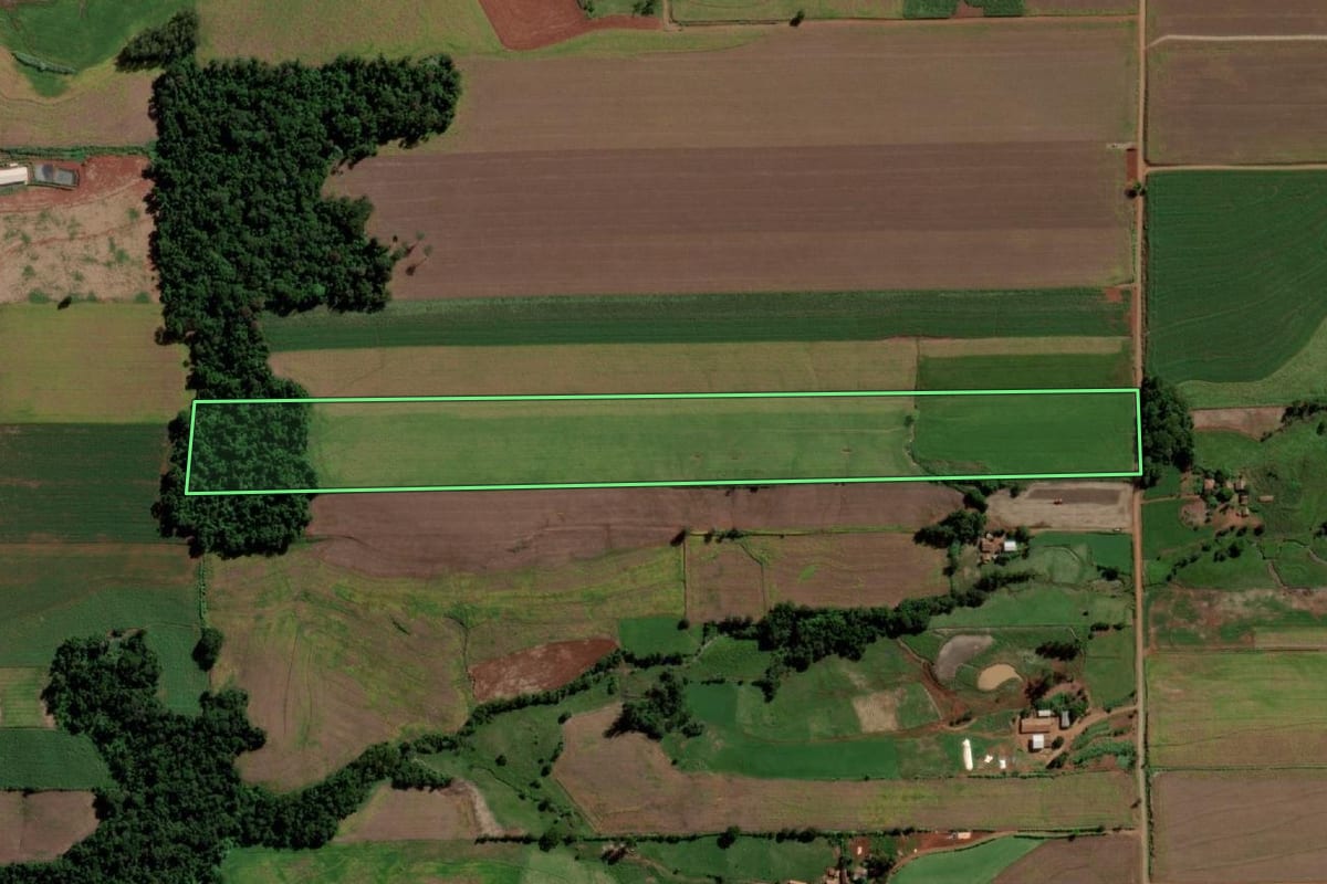 Imagem de satélite do imóvel rural em Ubiretama (RS), com o contorno declarado no CAR desenhado por cima.