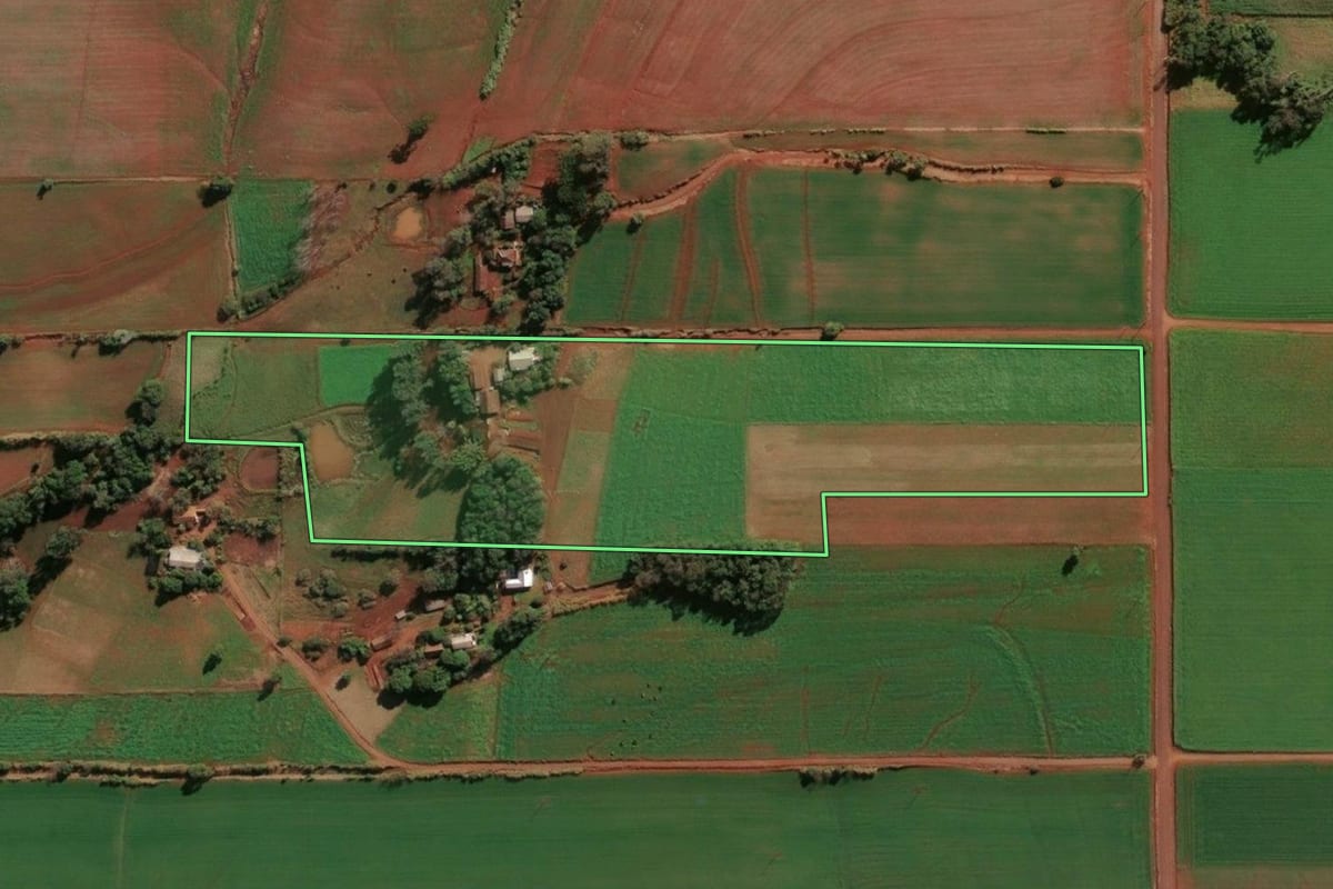 Imagem de satélite do imóvel rural em Ubiretama (RS), com o contorno declarado no CAR desenhado por cima.