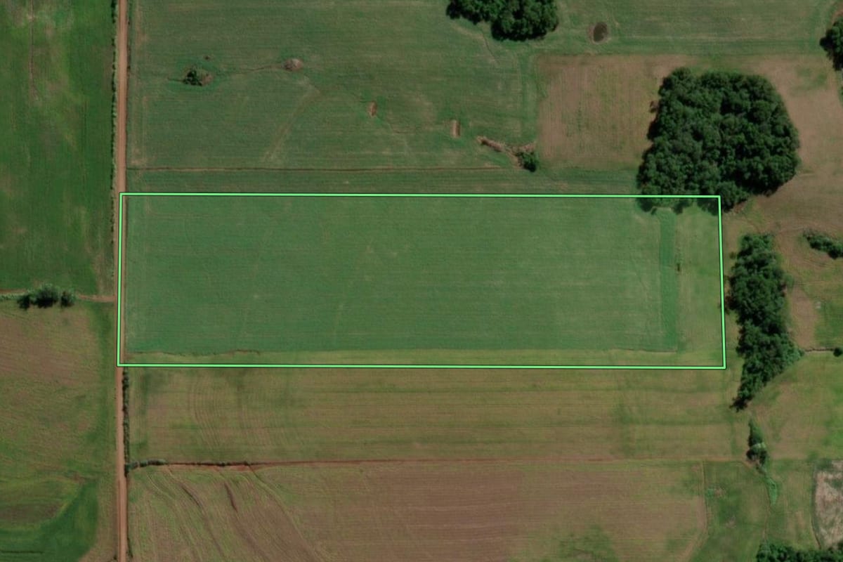 Imagem de satélite do imóvel rural em Ubiretama (RS), com o contorno declarado no CAR desenhado por cima.
