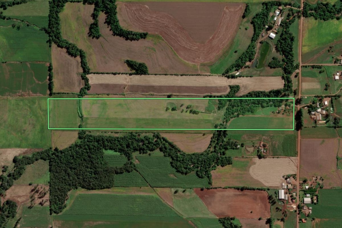 Imagem de satélite do imóvel rural em Ubiretama (RS), com o contorno declarado no CAR desenhado por cima.