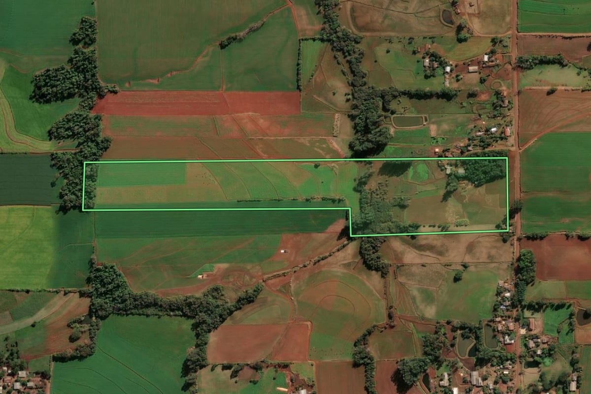 Imagem de satélite do imóvel rural em Ubiretama (RS), com o contorno declarado no CAR desenhado por cima.