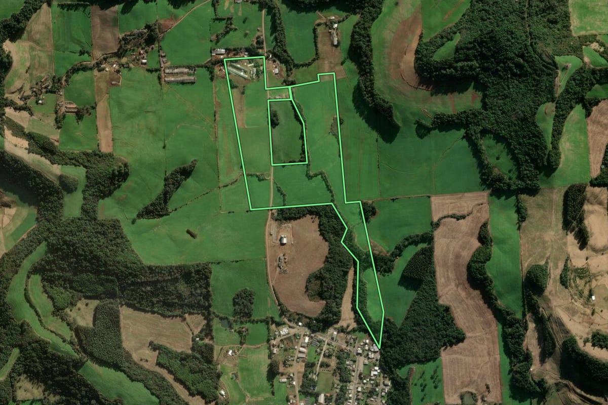 Imagem de satélite do imóvel rural em União da Serra (RS), com o contorno declarado no CAR desenhado por cima.