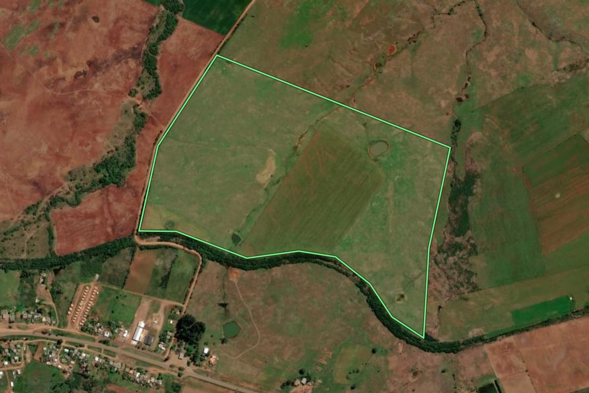 Imagem de satélite do imóvel rural em Unistalda (RS), com o contorno declarado no CAR desenhado por cima.