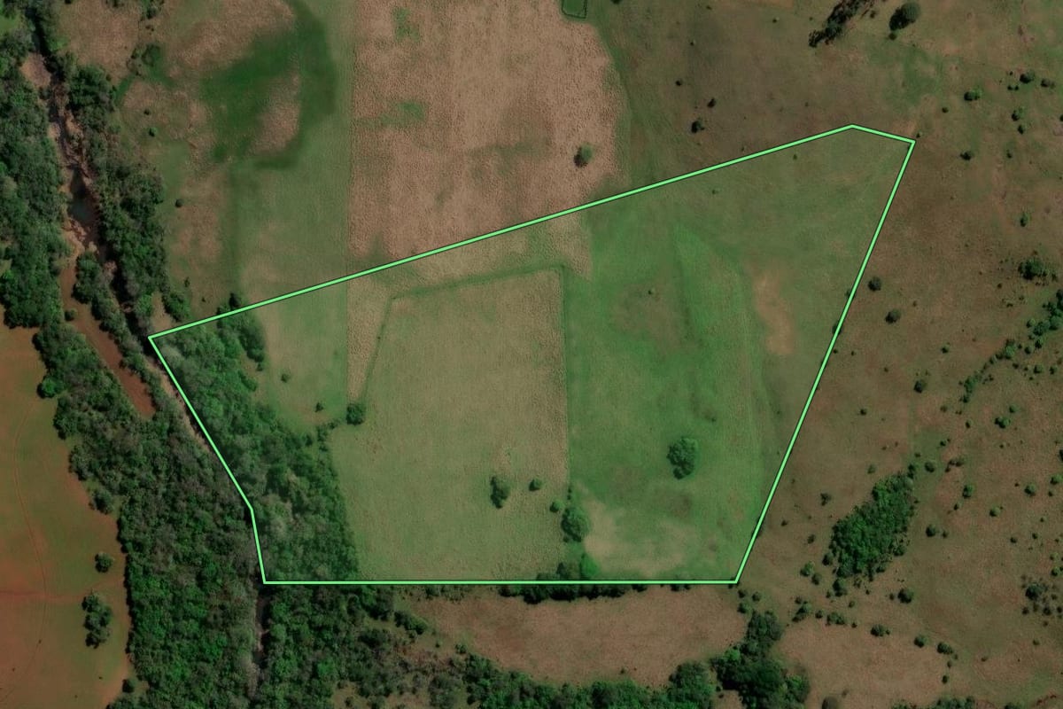 Imagem de satélite do imóvel rural em Unistalda (RS), com o contorno declarado no CAR desenhado por cima.