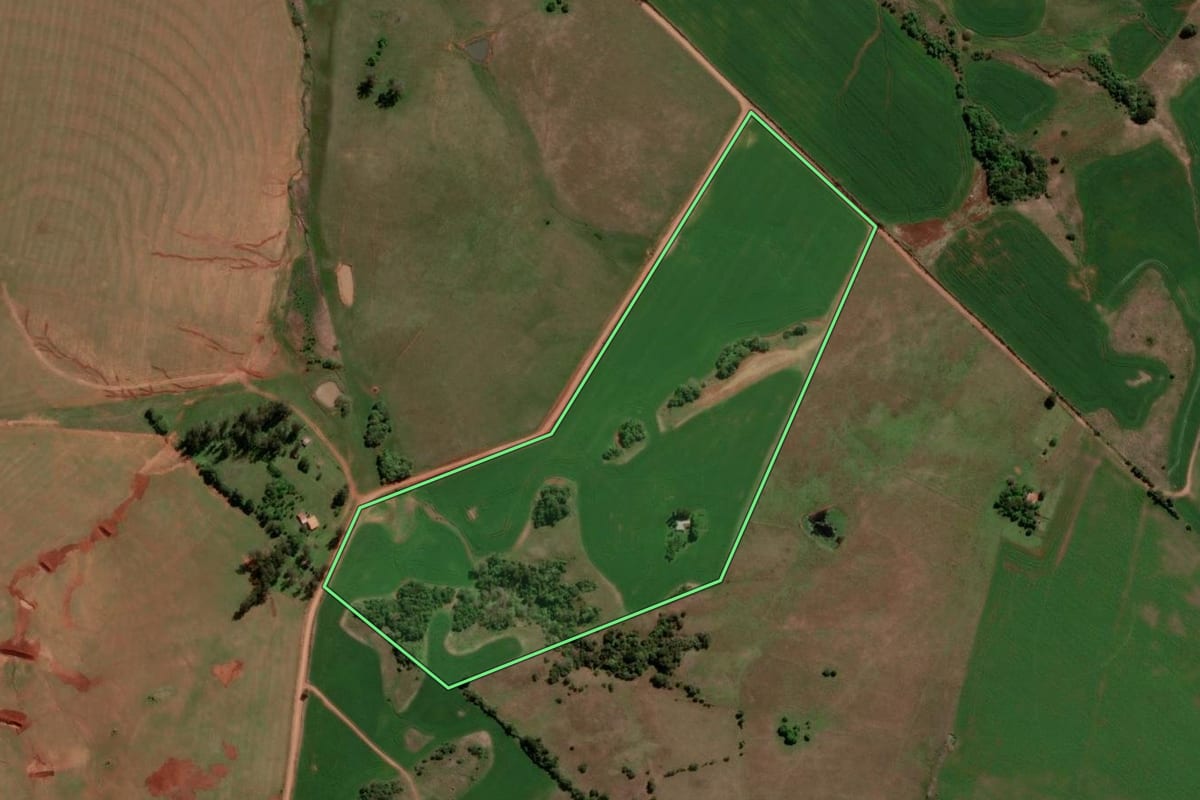 Imagem de satélite do imóvel rural em Unistalda (RS), com o contorno declarado no CAR desenhado por cima.