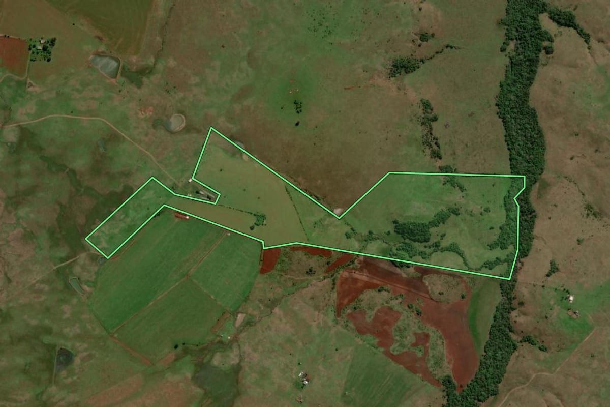 Imagem de satélite do imóvel rural em Unistalda (RS), com o contorno declarado no CAR desenhado por cima.