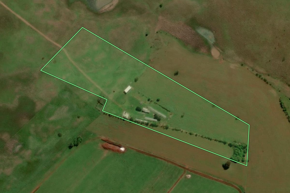 Imagem de satélite do imóvel rural em Unistalda (RS), com o contorno declarado no CAR desenhado por cima.
