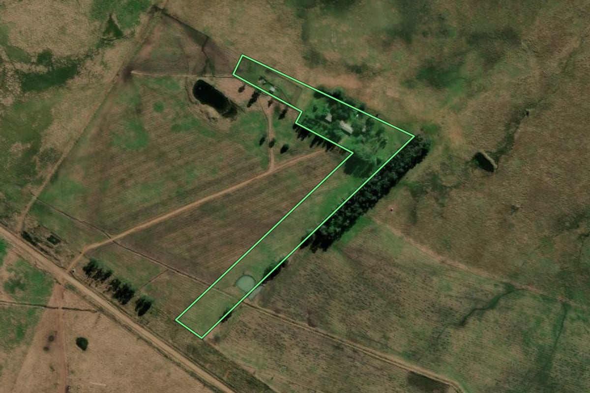 Imagem de satélite do imóvel rural em Uruguaiana (RS), com o contorno declarado no CAR desenhado por cima.