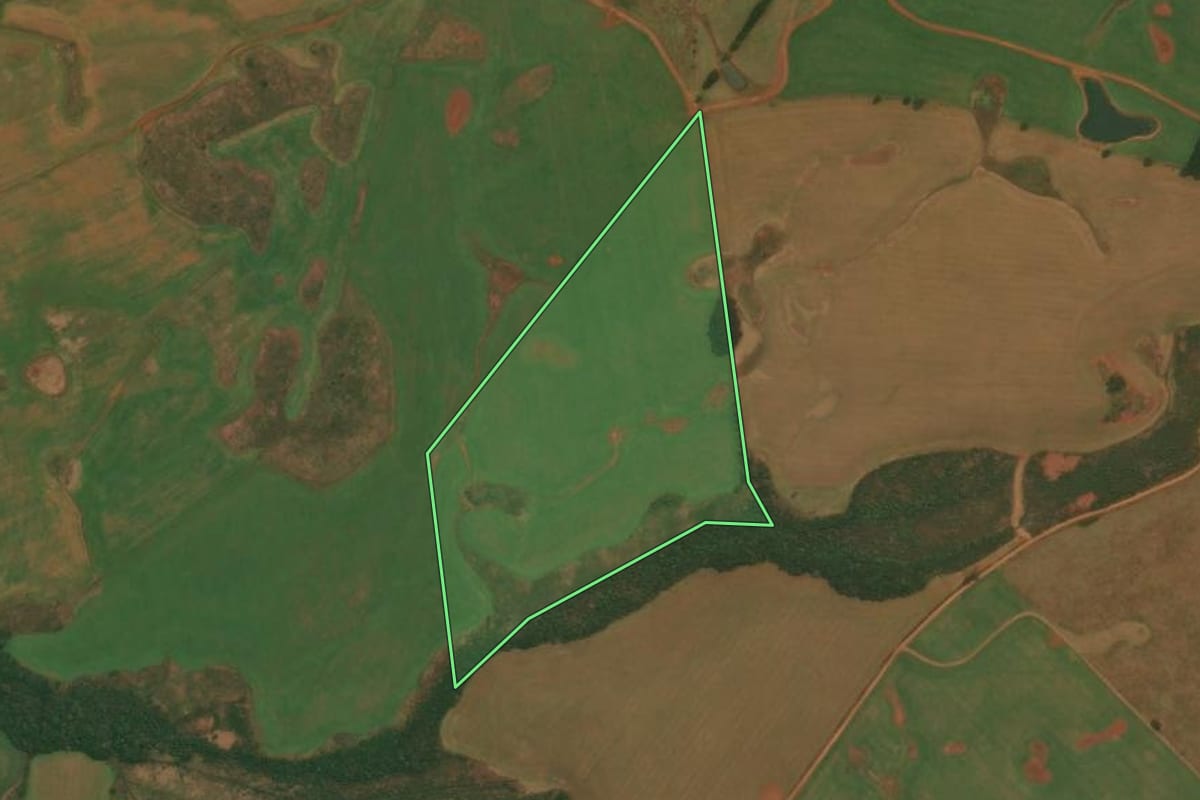 Imagem de satélite do imóvel rural em Vacaria (RS), com o contorno declarado no CAR desenhado por cima.