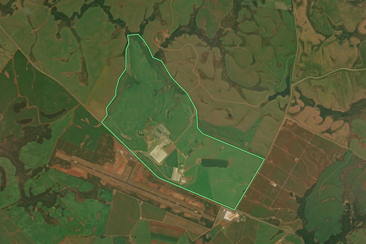 Imagem de satélite do imóvel rural em Vacaria (RS), com o contorno declarado no CAR desenhado por cima.