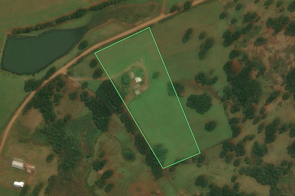 Imagem de satélite do imóvel rural em Vacaria (RS), com o contorno declarado no CAR desenhado por cima.