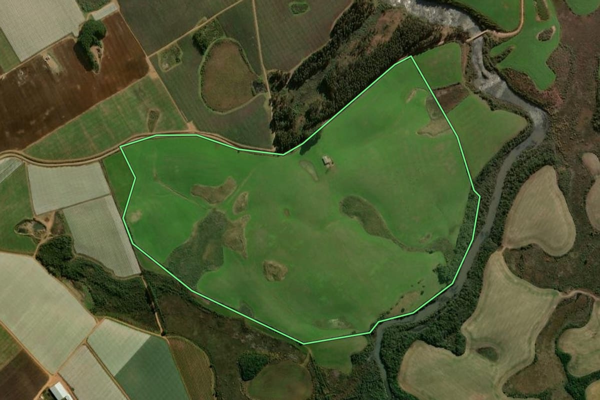 Imagem de satélite do imóvel rural em Vacaria (RS), com o contorno declarado no CAR desenhado por cima.