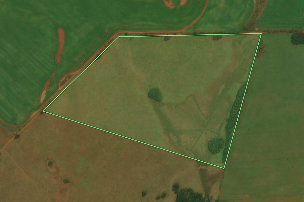 Imagem de satélite do imóvel rural em Vacaria (RS), com o contorno declarado no CAR desenhado por cima.