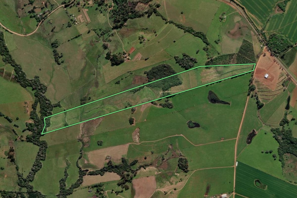Imagem de satélite do imóvel rural em Vale Verde (RS), com o contorno declarado no CAR desenhado por cima.