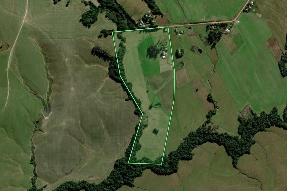 Imagem de satélite do imóvel rural em Vale Verde (RS), com o contorno declarado no CAR desenhado por cima.