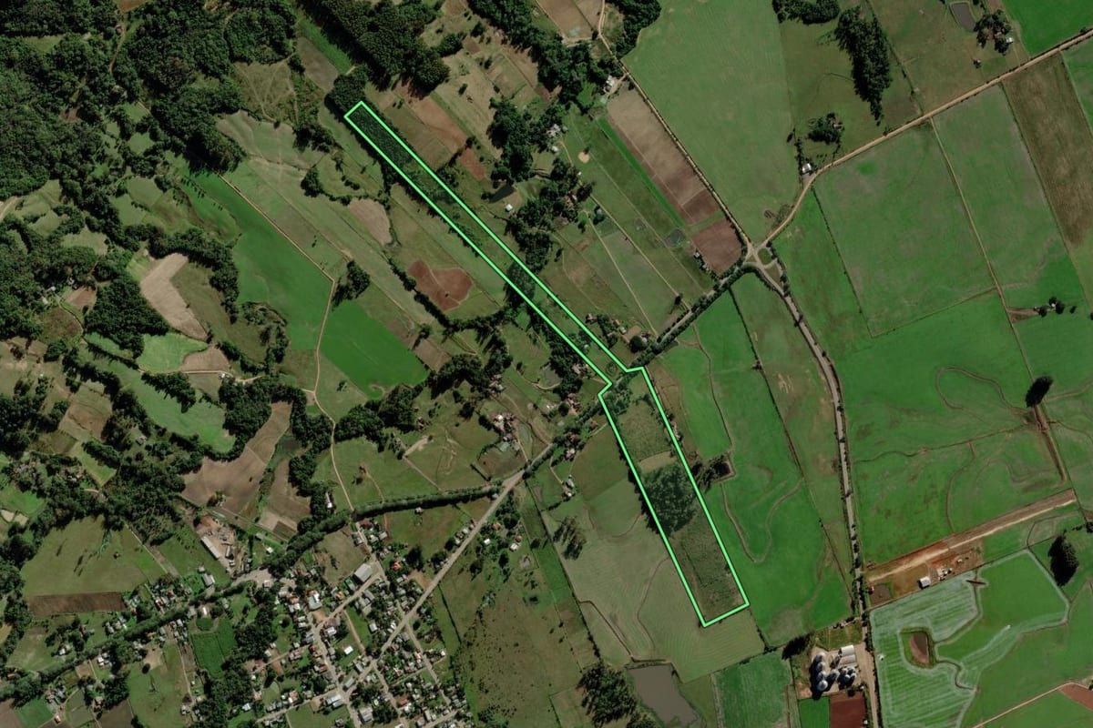 Imagem de satélite do imóvel rural em Vale Verde (RS), com o contorno declarado no CAR desenhado por cima.