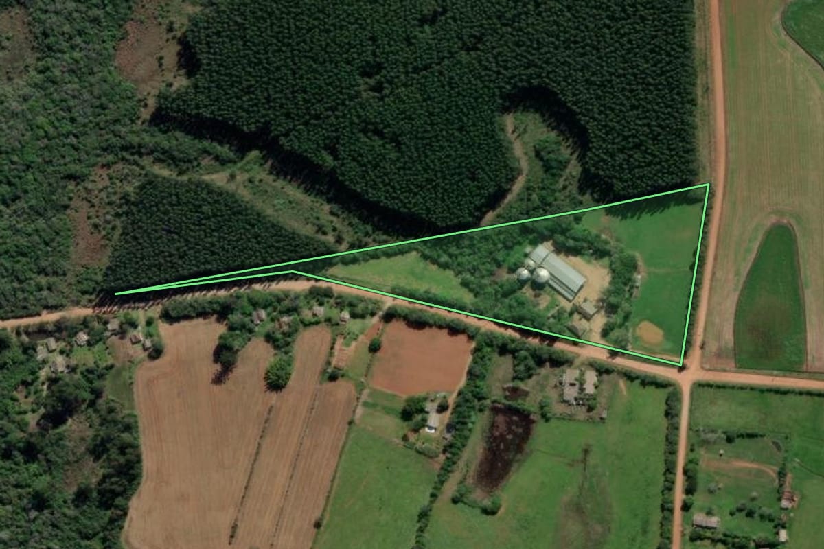 Imagem de satélite do imóvel rural em Vale Verde (RS), com o contorno declarado no CAR desenhado por cima.