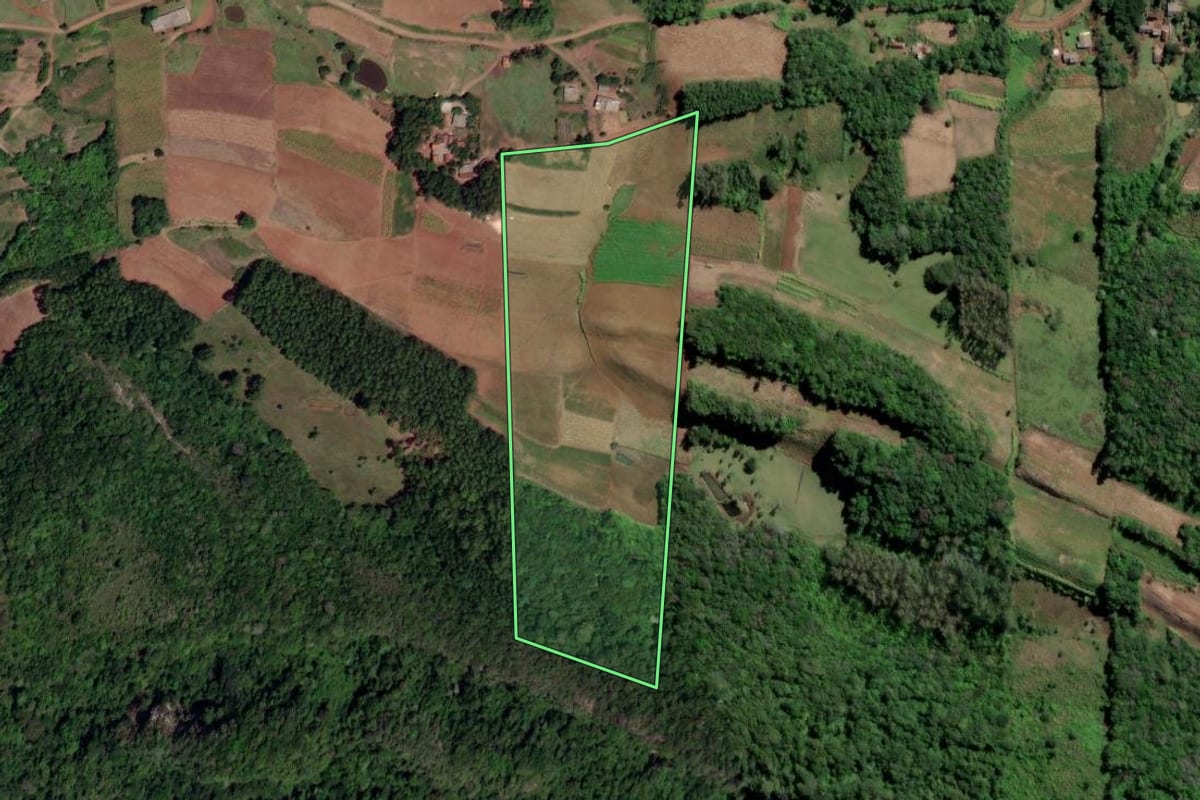 Imagem de satélite do imóvel rural em Vale do Sol (RS), com o contorno declarado no CAR desenhado por cima.