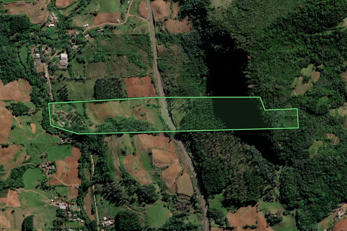 Imagem de satélite do imóvel rural em Vale do Sol (RS), com o contorno declarado no CAR desenhado por cima.