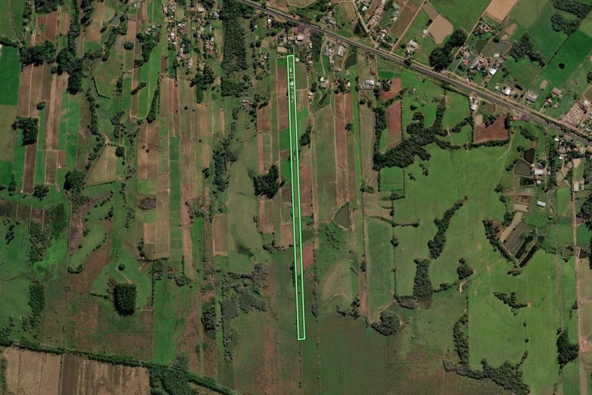 Imagem de satélite do imóvel rural em Vale do Sol (RS), com o contorno declarado no CAR desenhado por cima.