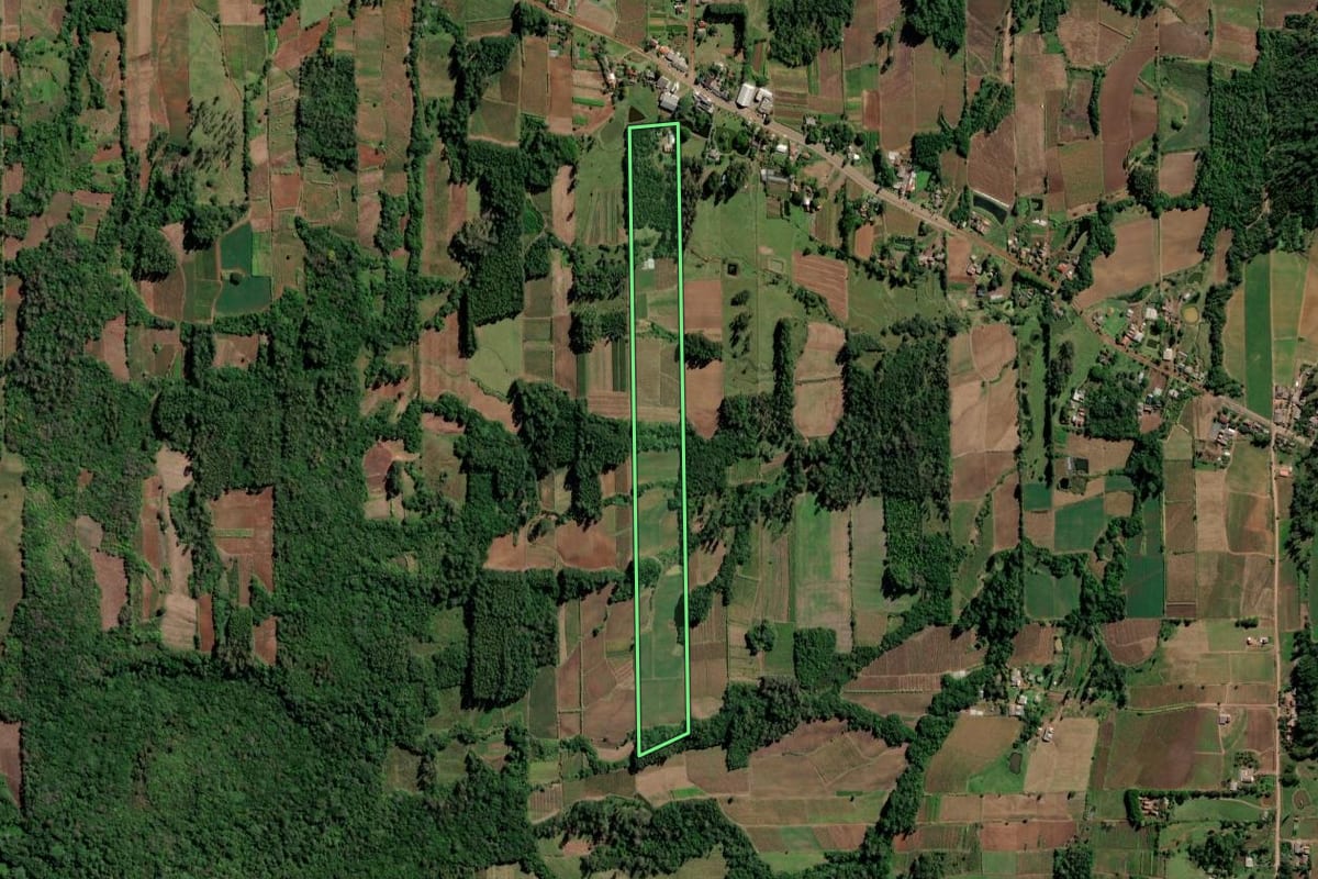 Imagem de satélite do imóvel rural em Vale do Sol (RS), com o contorno declarado no CAR desenhado por cima.