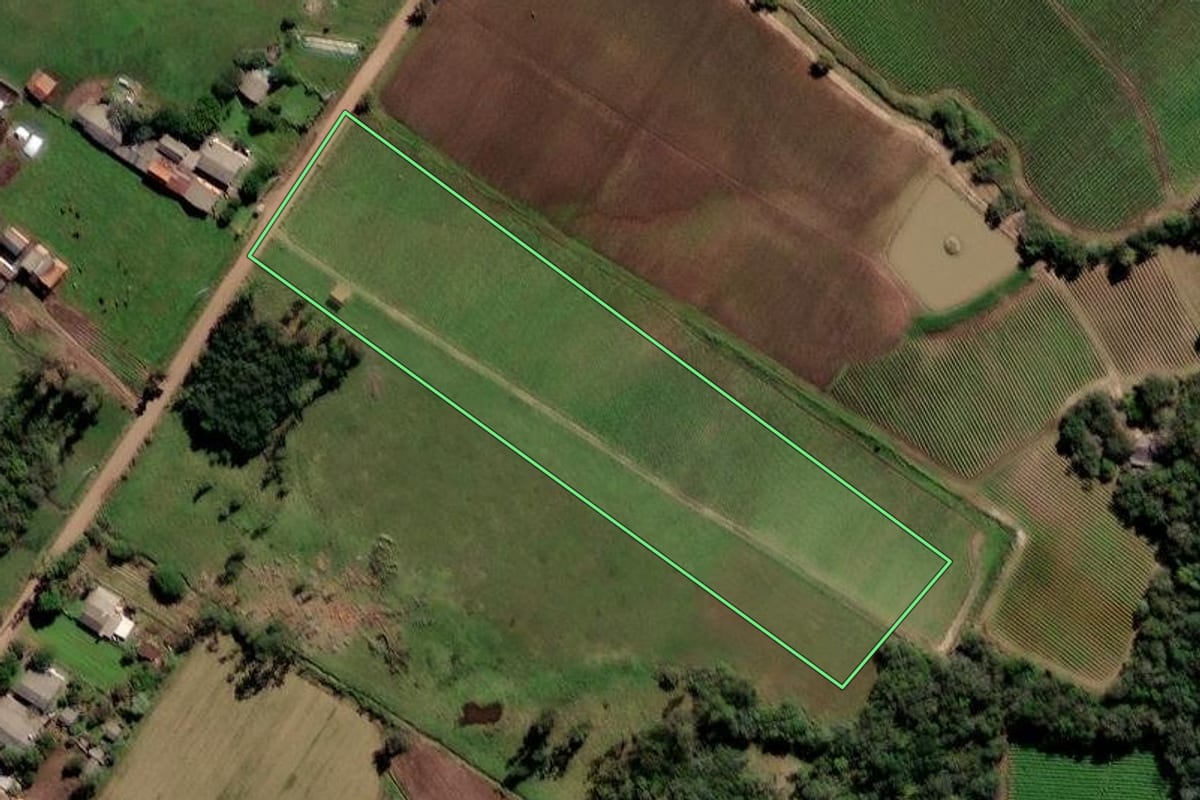 Imagem de satélite do imóvel rural em Vale do Sol (RS), com o contorno declarado no CAR desenhado por cima.