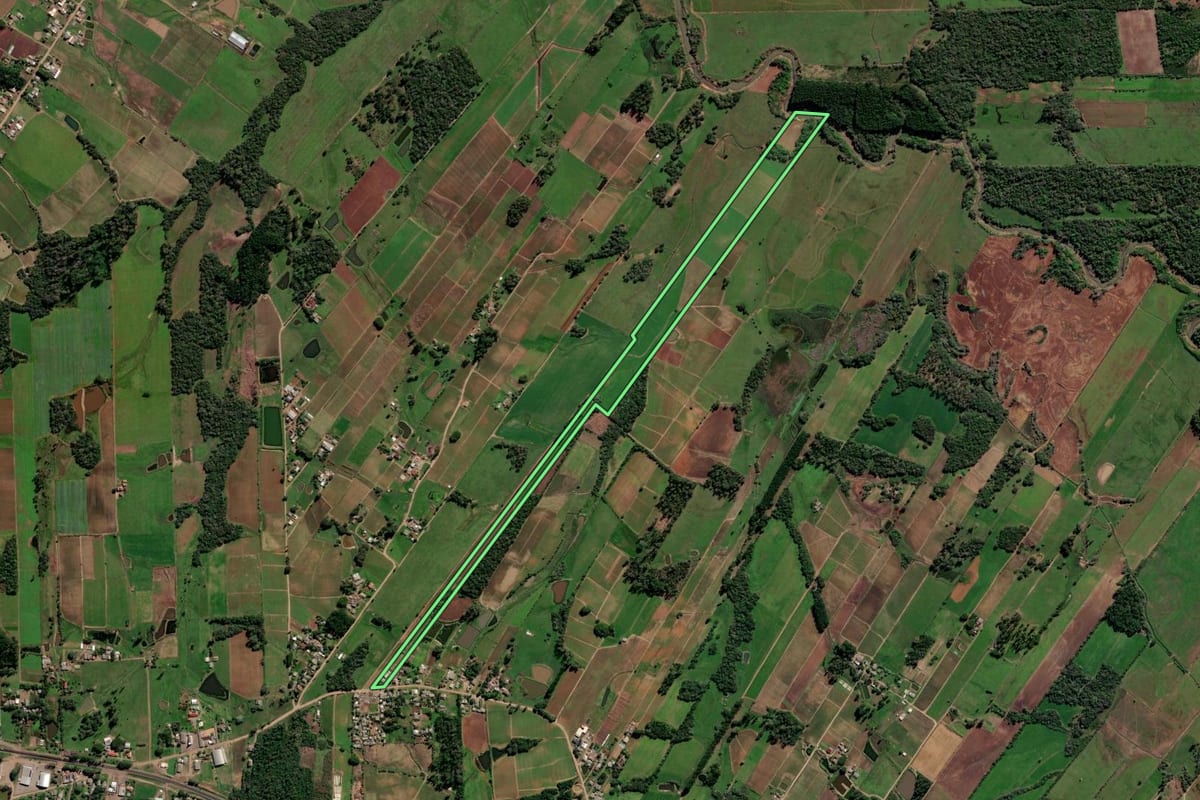 Imagem de satélite do imóvel rural em Vale do Sol (RS), com o contorno declarado no CAR desenhado por cima.