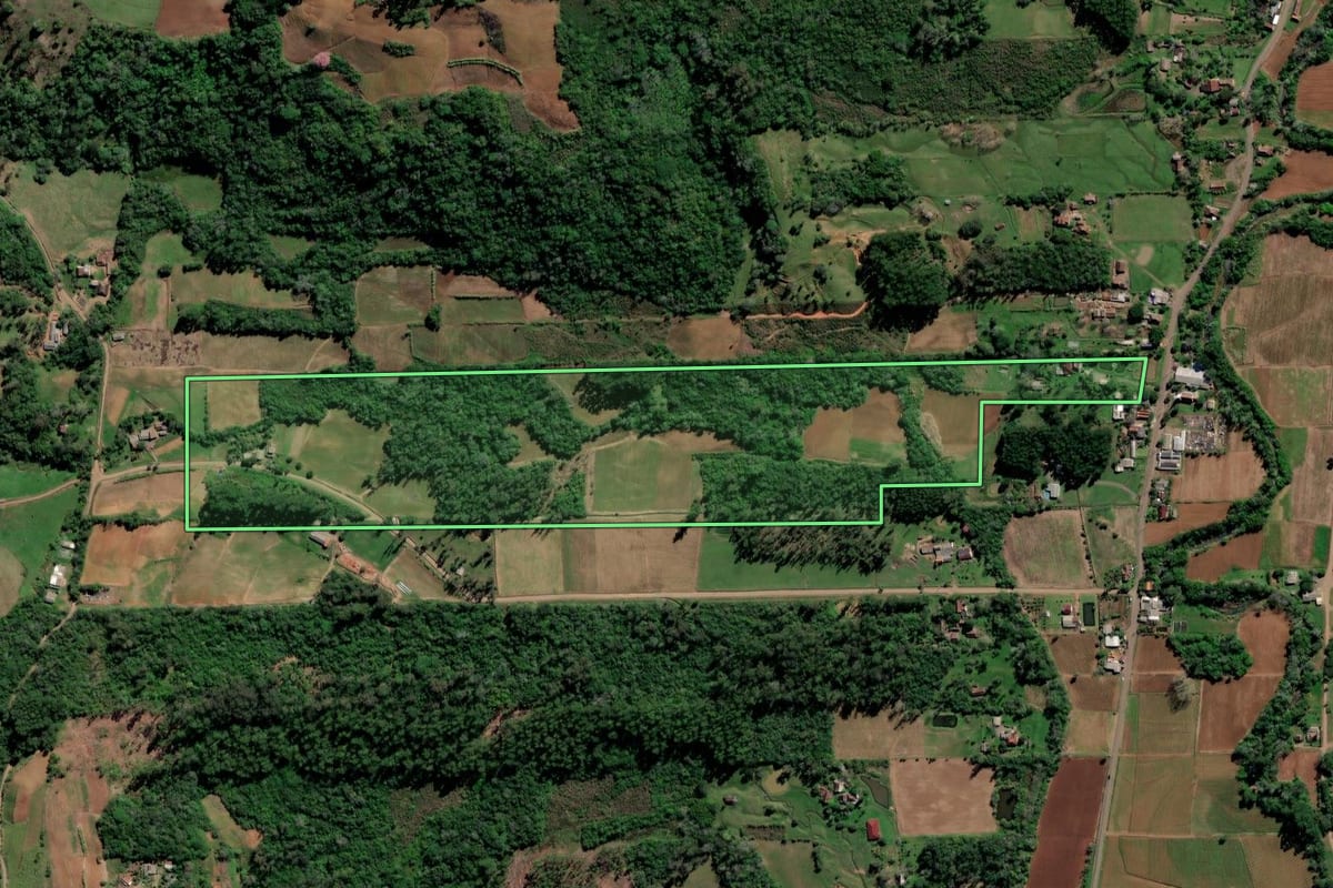 Imagem de satélite do imóvel rural em Vale do Sol (RS), com o contorno declarado no CAR desenhado por cima.