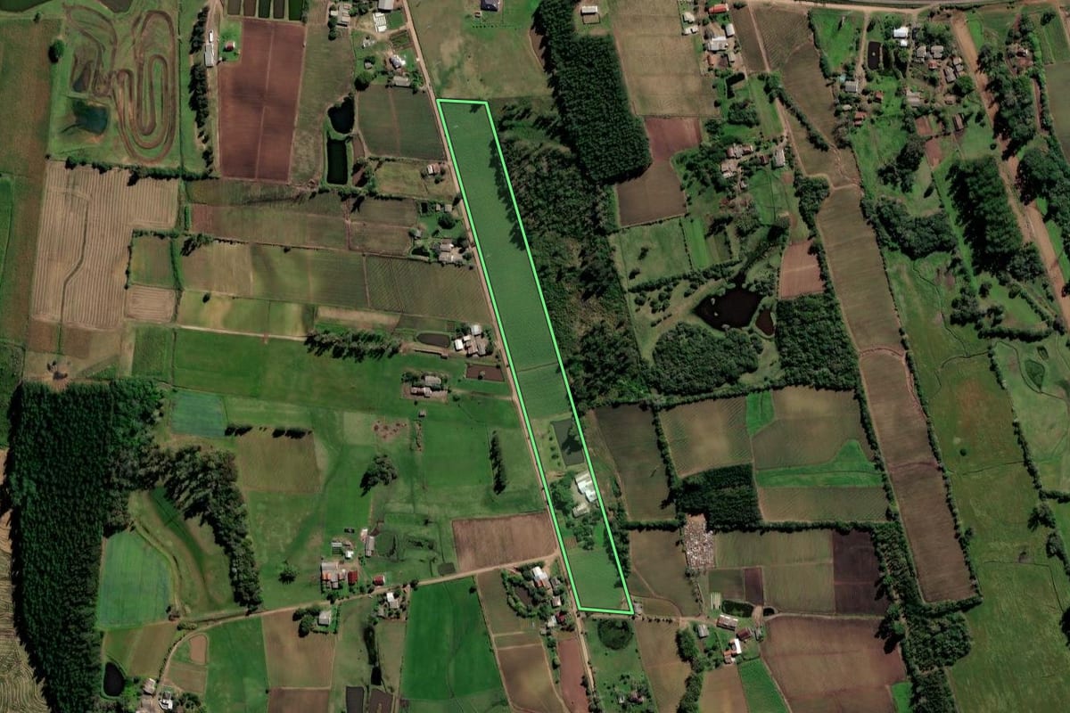 Imagem de satélite do imóvel rural em Vale do Sol (RS), com o contorno declarado no CAR desenhado por cima.
